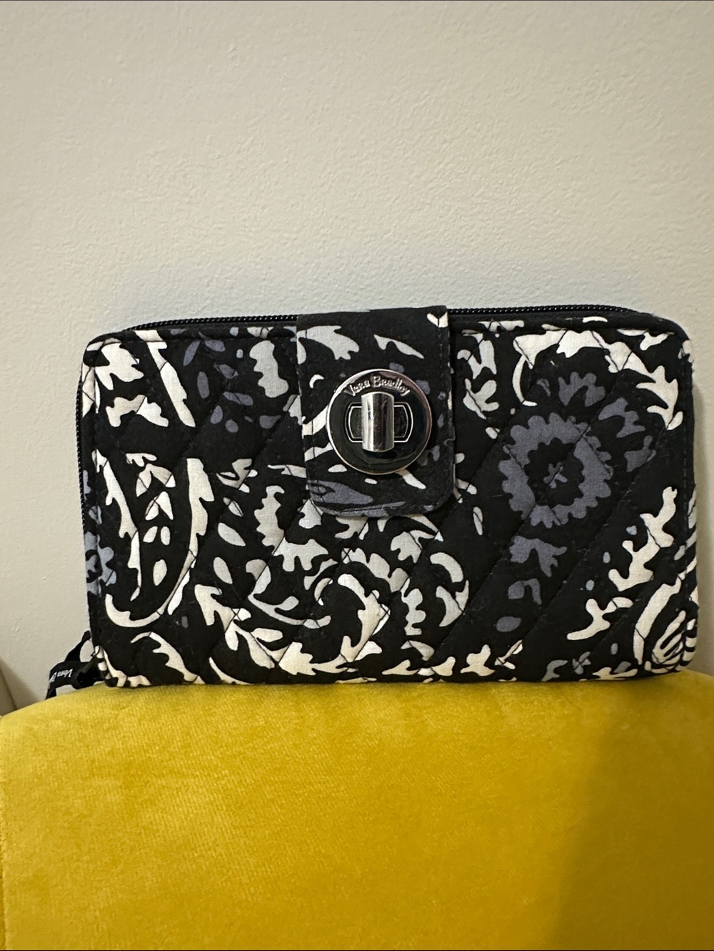 Vera Bradley Black White Quilted Floral Zip Wallet with Turn-Lock